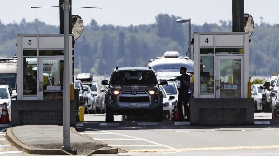 EEUU amplía prohibición de viajes no esenciales en fronteras