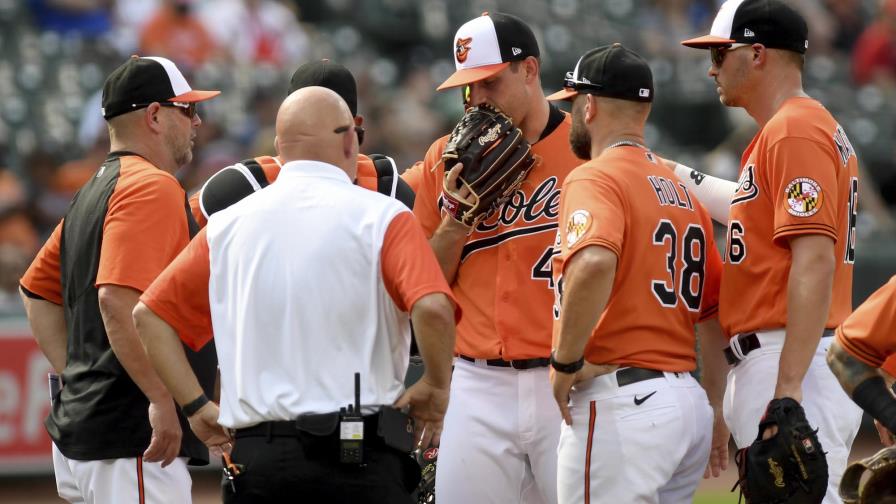 Indios doblegan a Orioles, que pierden a Means por dolencia