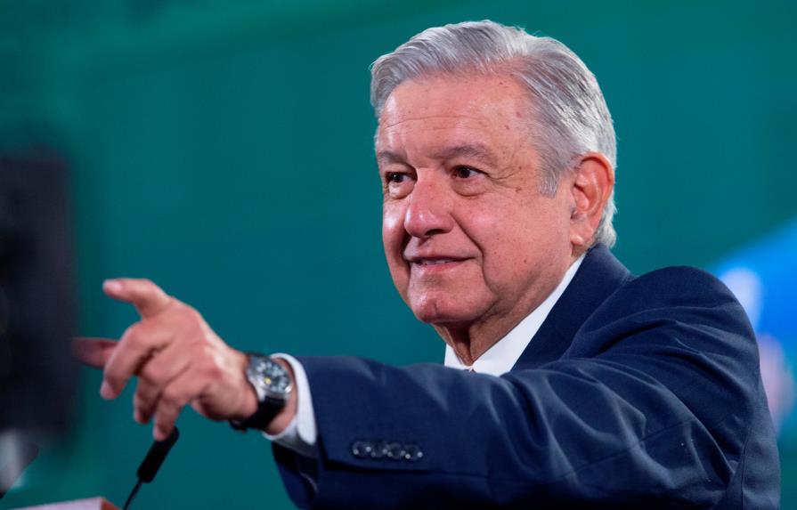 López Obrador recibe apoyo pero también críticas tras dar positivo a COVID-19 