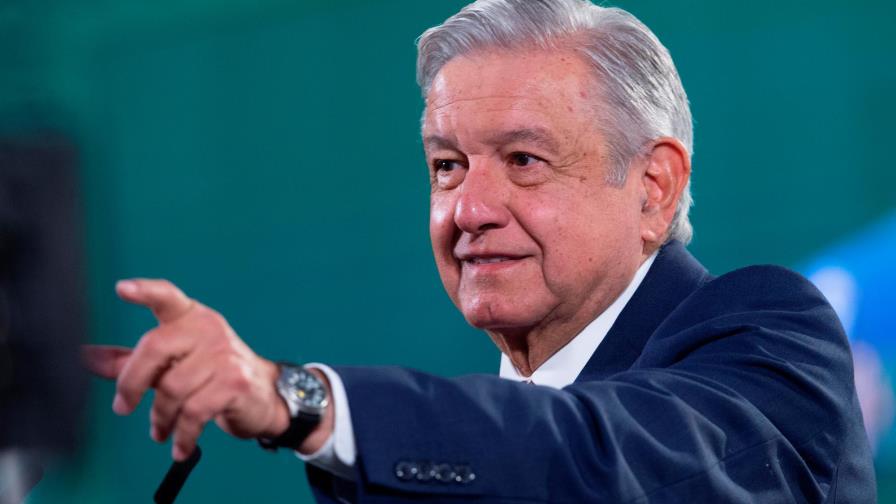 López Obrador recibe apoyo pero también críticas tras dar positivo a COVID-19 