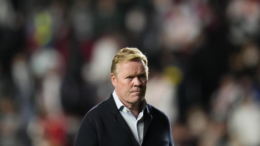 Barcelona destituye a Koeman, tras pésimo inicio de campaña