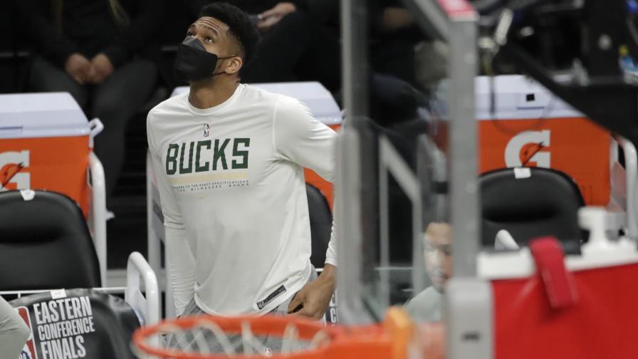 Bucks dan más probabilidades de que Giannis juegue