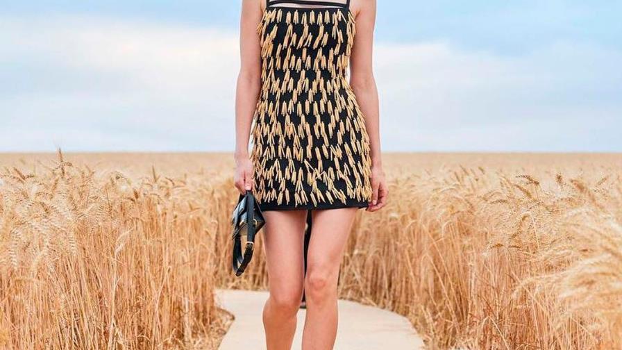 Jacquemus, la frescura del diseño entre trigales