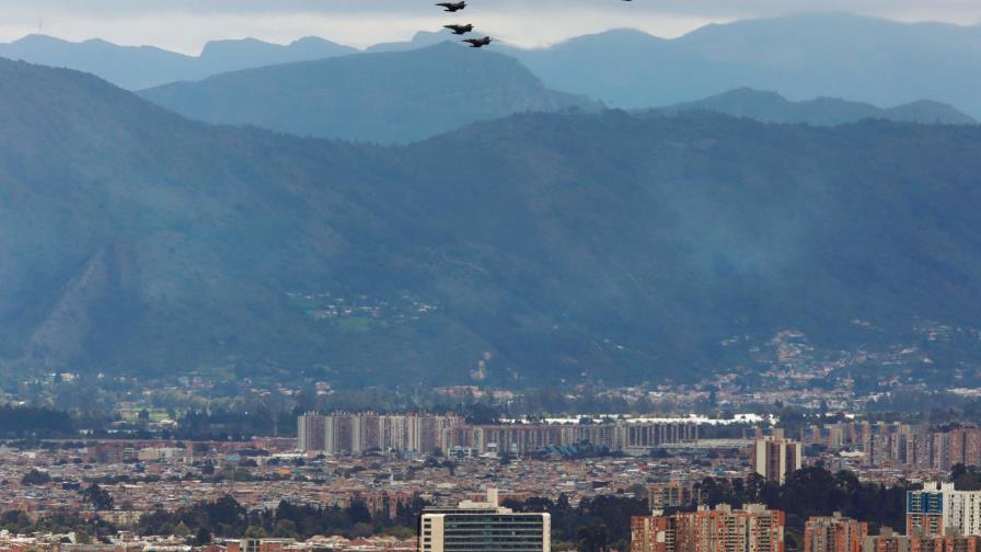 Bogotá reabre estadios y discotecas cuando cede el tercer pico de COVID-19