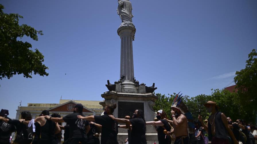 Activistas en Puerto Rico cuestionan el legado de España