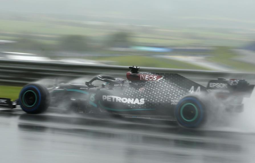 Lewis Hamilton saldrá primero y un gran Sainz sale tercero en Estiria