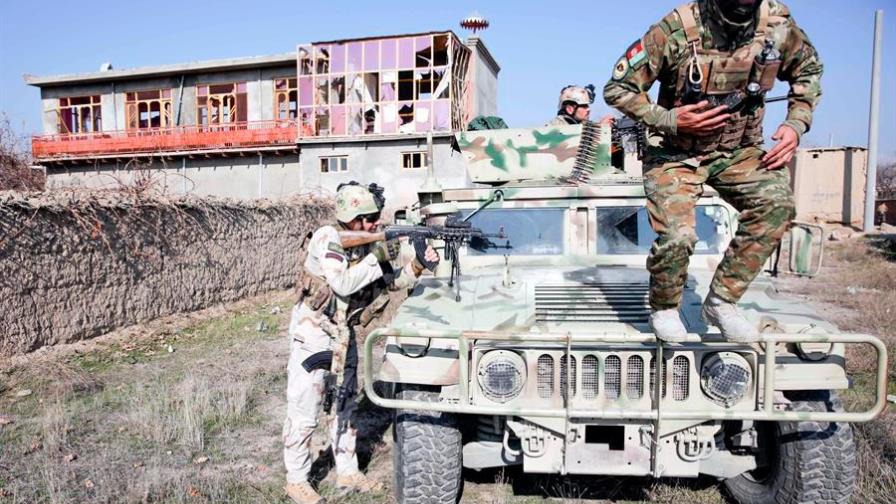 Un muerto y 60 heridos en ataque cerca de base estadounidense en Afganistán