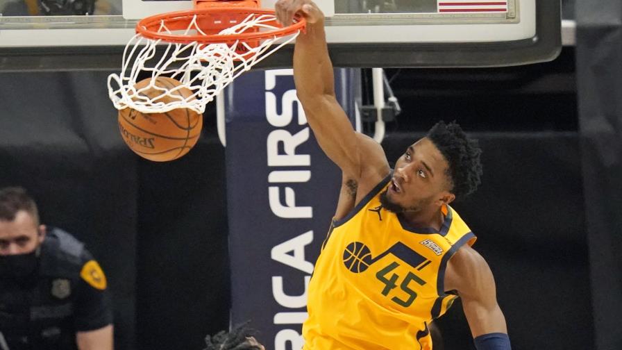 Jazz bate récord de triples y aplasta 132-110 a Hornets