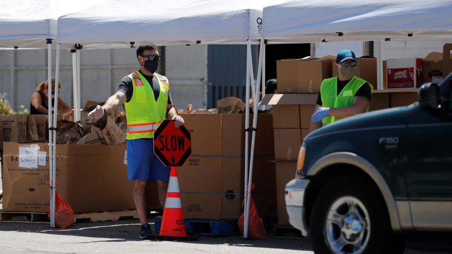 Latinos culpan a presidente Trump por respuesta tardía al COVID-19