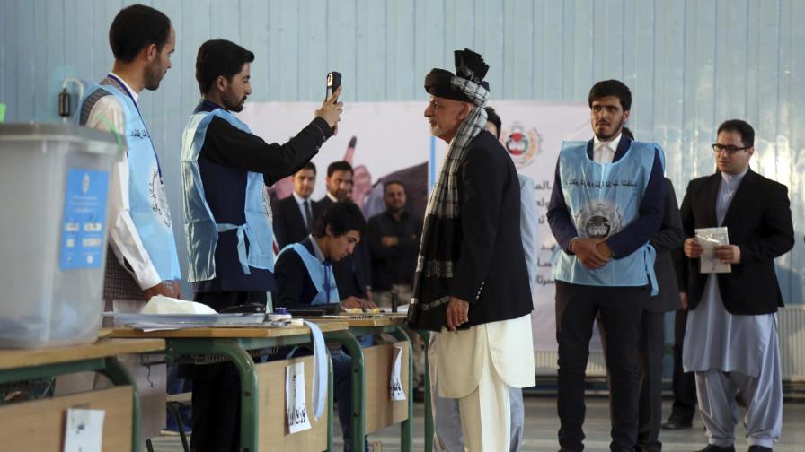 Mueren 11 policías en un ataque talibán en Afganistán