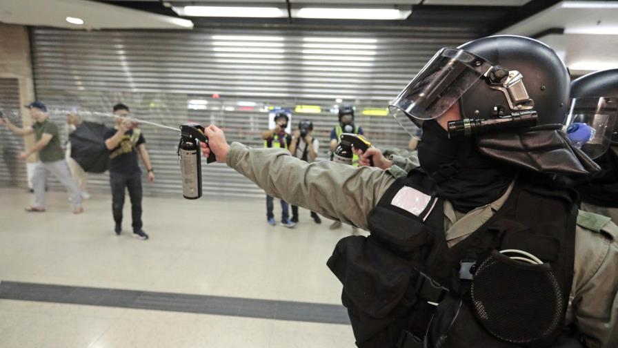 Dispersan protestas en centros comerciales de Hong Kong Dispersan protestas en centros comerciales de Hong Kong
