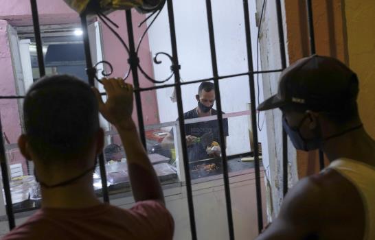 COVID-19 y crisis obligan a venezolanos a vender en casa COVID-19 y crisis obligan a venezolanos a vender en casa