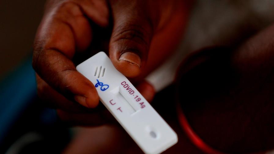 Casos globales llegan a 30,4 millones tras nuevo récord diario de contagios