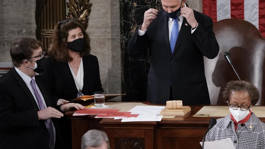 Cámara baja de EEUU vota sobre paquete de rescate de Biden