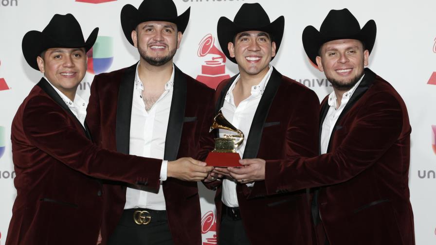 Calibre 50 canta a la esperanza tras padecer COVID-19