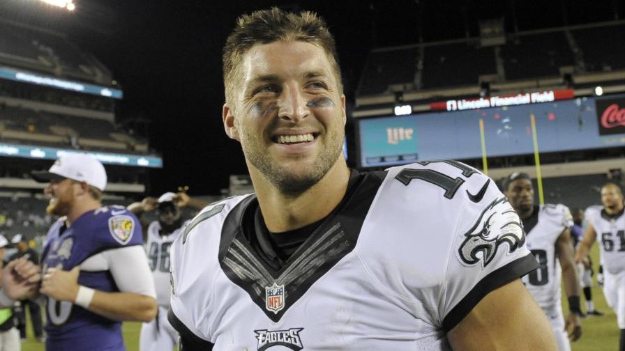Tebow firma con Jaguars para jugar como tight end