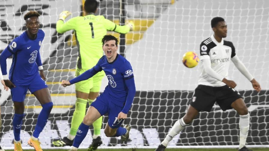 Mount ayuda otra vez a Lampard; Chelsea vence a Fulham