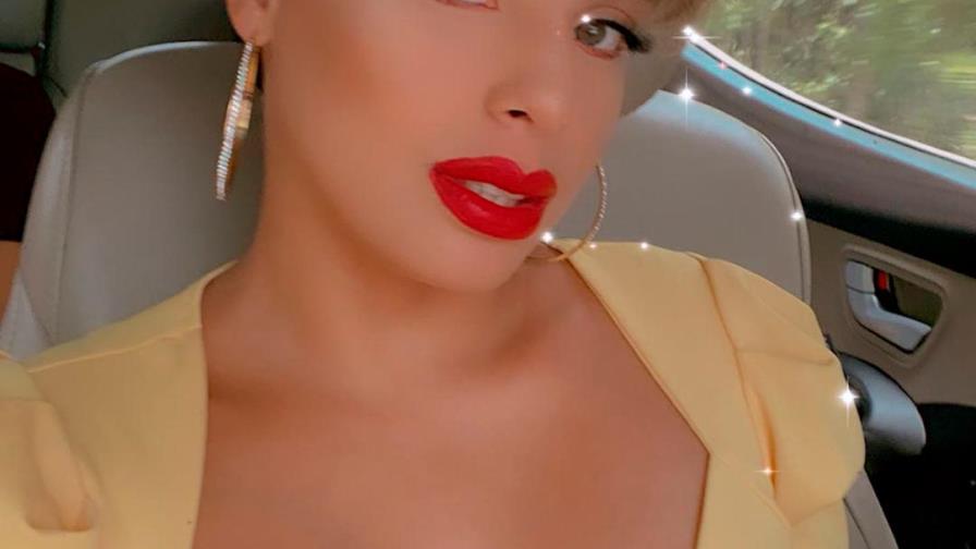 Empresa donde labora “la rubia del toque de queda” le retira permiso de circulación Empresa donde labora “la rubia del toque de queda” le retira permiso de circulación