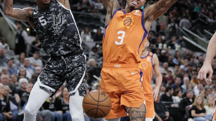 Suns ganan Spurs 103-99 tras 11 tropiezos en San Antonio Suns ganan Spurs 103-99 tras 11 tropiezos en San Antonio
