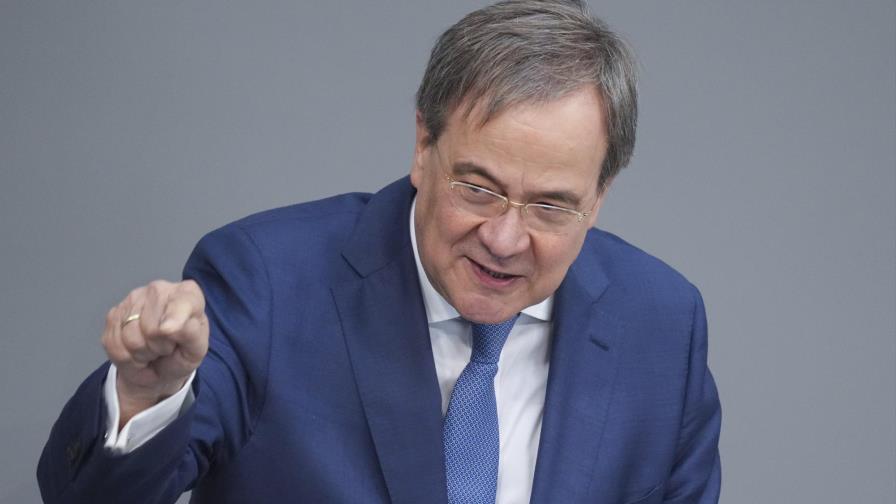 Candidatos a suceder a Merkel se muestran a favor de UE