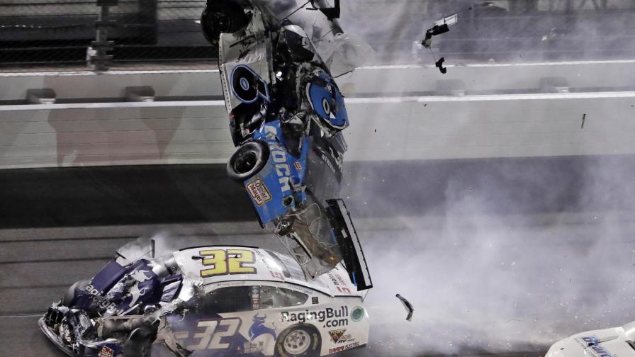 Newman quiere volver a NASCAR, tras escalofriante accidente