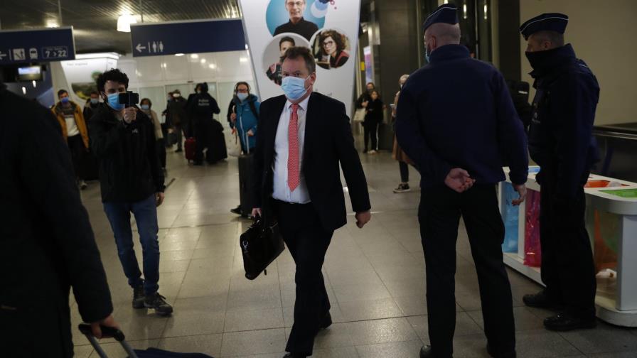 Delegados británicos llegan a Bruselas para negociaciones Delegados británicos llegan a Bruselas para negociaciones
