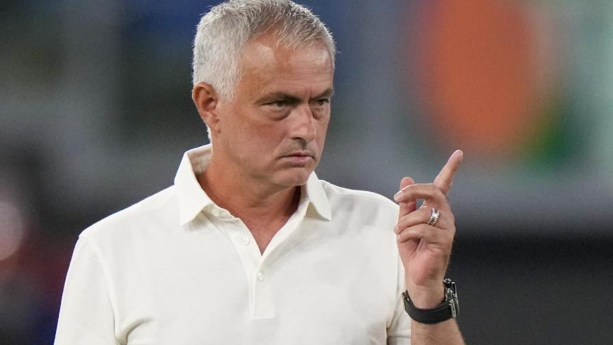 Mourinho y Allegri lideran batalla de técnicos en Italia