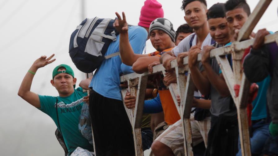 Migrantes rumbo a Estados Unidos llegan a Guatemala entre nuevos retos