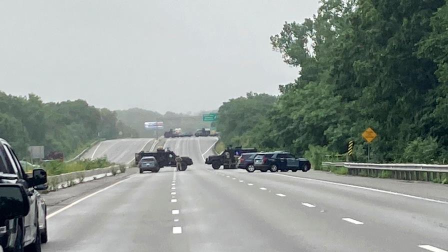 Policía arresta a 11 hombres armados en Massachusetts