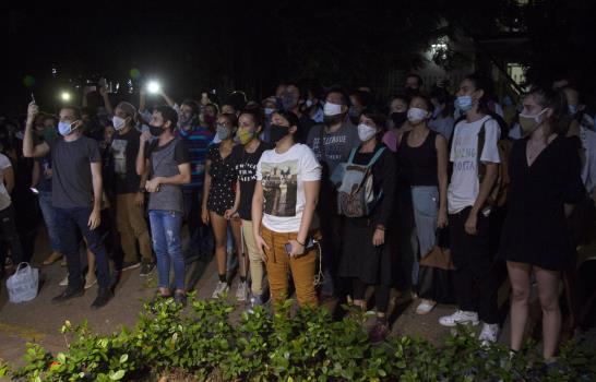 Jóvenes artistas logran atención en protesta inédita en Cuba