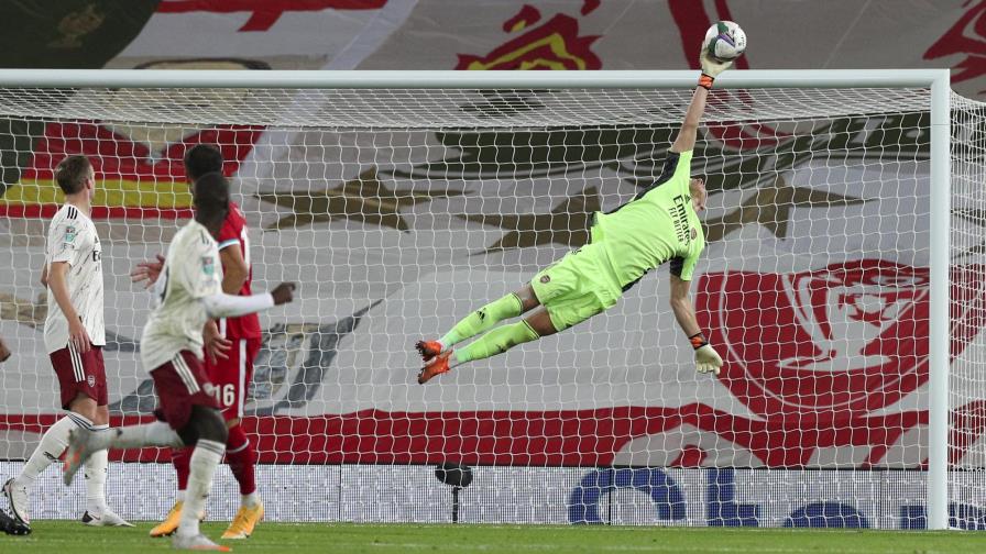 Arsenal supera a Liverpool por penales en la Copa de Liga