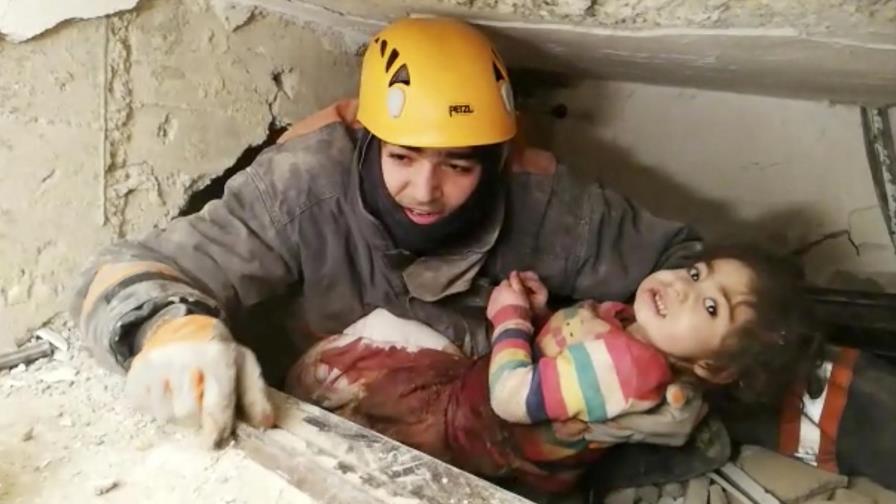 Asciende a 41 cifra de muertes por sismo en Turquía