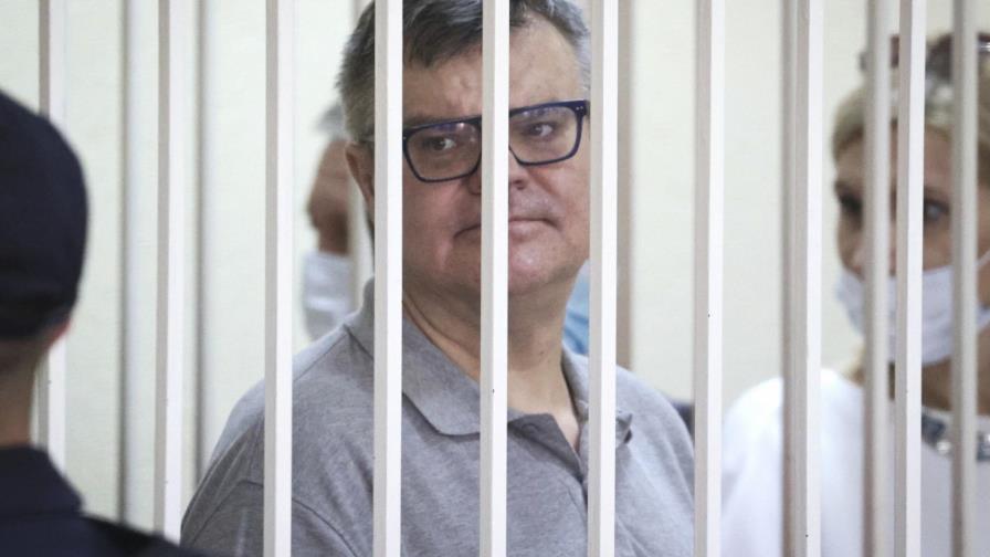 Corte en Bielorrusia condena a opositor a 14 años de prisión
