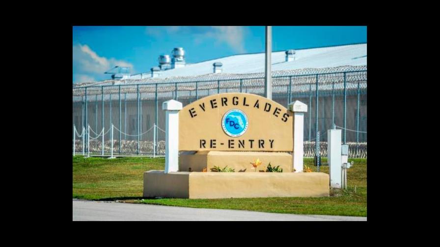 Apertura en Florida marcada por 20 muertes y 800 casos más de COVID-19