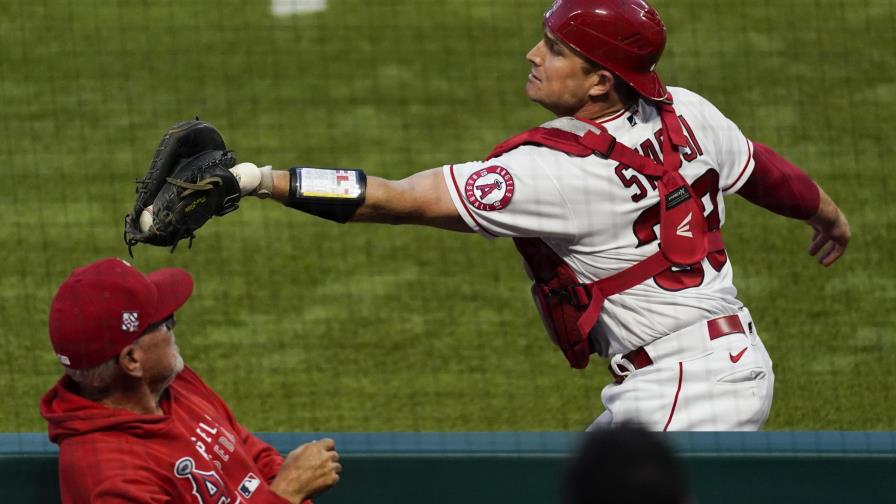 Canning y Rendon lideran a los Angelinos, barren a Reales Canning y Rendon lideran a los Angelinos, barren a Reales
