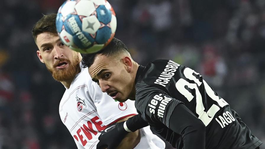 Augsburgo logra primer triunfo de visita, 2-0 ante Colonia Augsburgo logra primer triunfo de visita, 2-0 ante Colonia