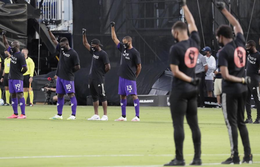 Se reanuda la MLS, con protesta contra el racismo