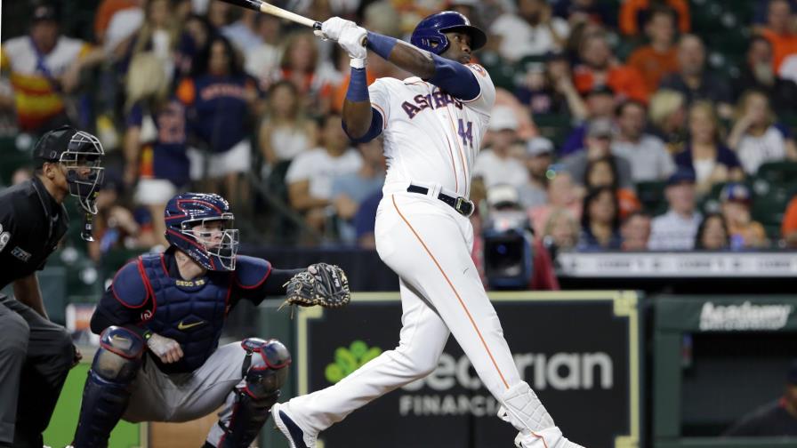 Álvarez frena mala racha con jonrón y Astros ganan a Indios