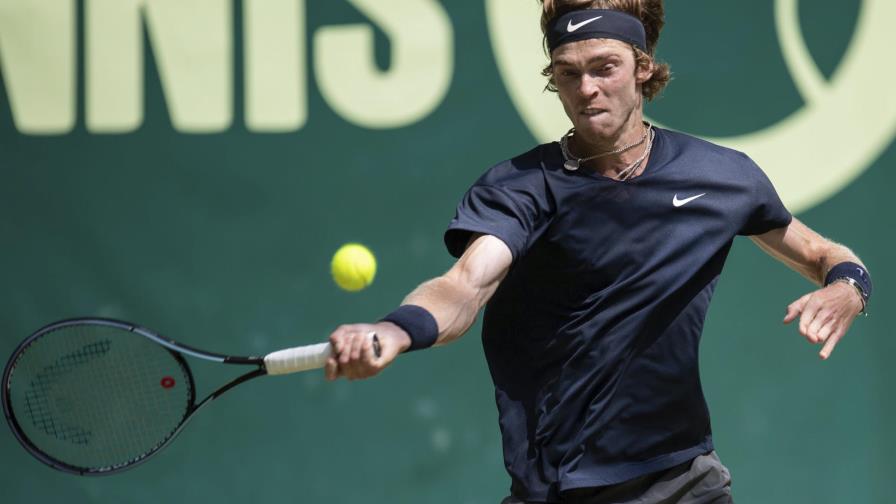Rublev y Auger-Aliassime van a semifinales en Halle Rublev y Auger-Aliassime van a semifinales en Halle