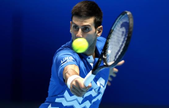 Djokovic elimina a Zverev y avanza a semis de Copa Masters