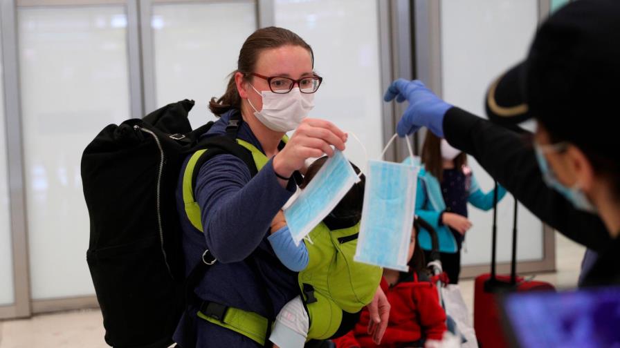 Los viajeros que lleguen a España pasarán un triple control sanitario Los viajeros que lleguen a España pasarán un triple control sanitario