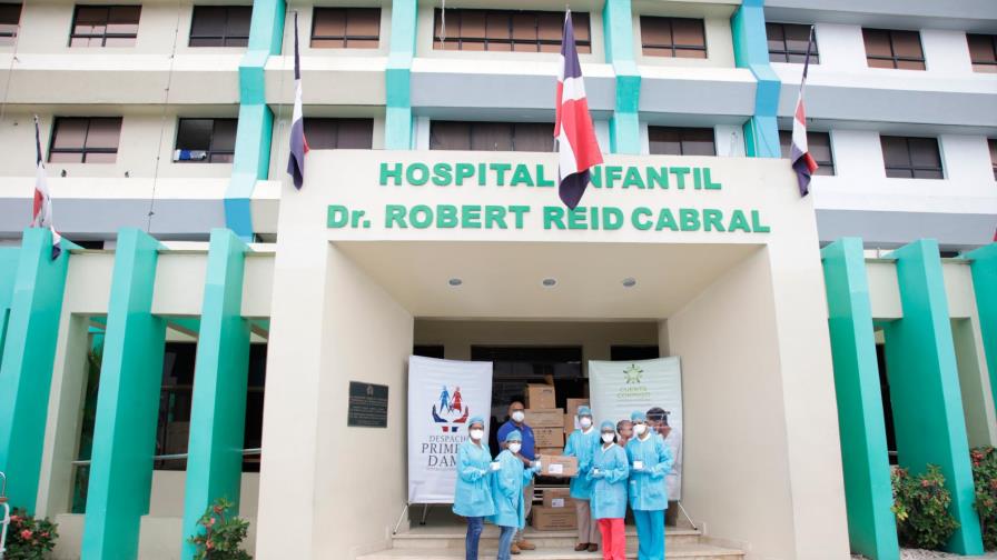 Despacho de la Primera Dama aporta medicamentos e insumos a hospitales Robert Reid y Padre Billini