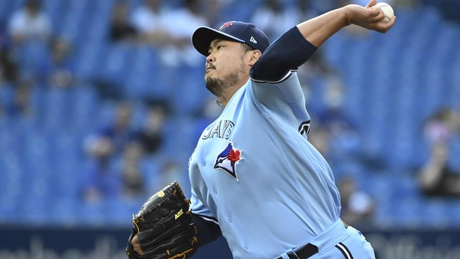 Ryu gana primera apertura con Azulejos en Canadá; Teoscar Hernández jonronea