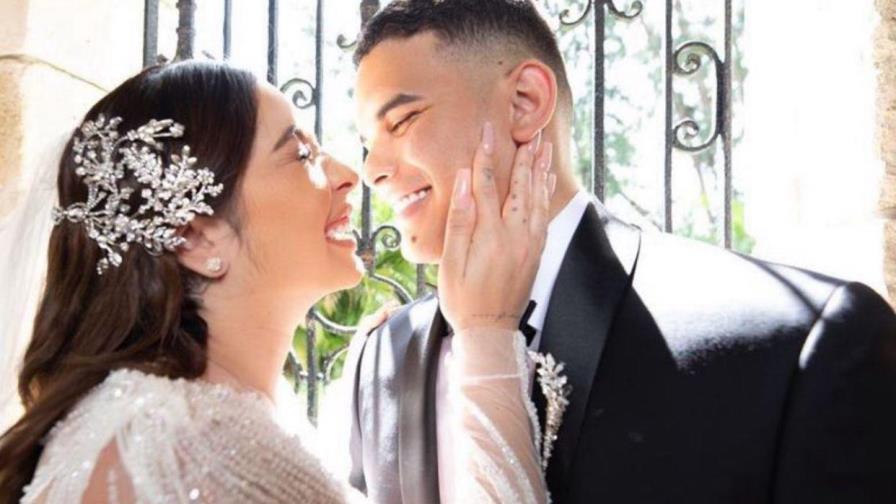 Hijo de Daddy Yankee se habría casado con su novia