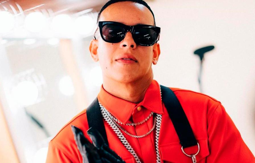 Daddy Yankee visita centro comercial en Puerto Rico después de 15 años