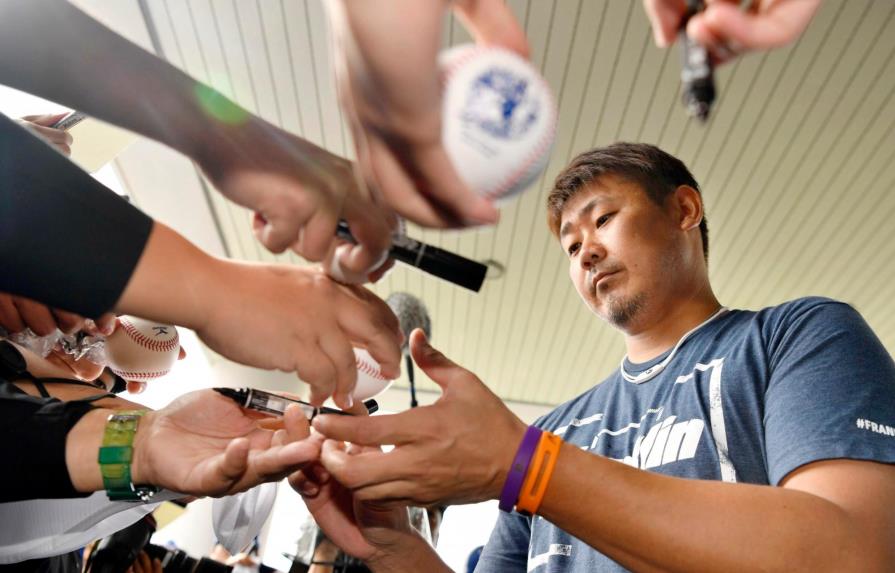 Matsuzaka se lesiona tras ser jaloneado por fan en Japón