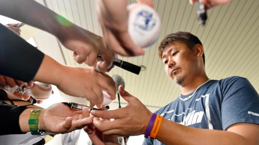 Matsuzaka se lesiona tras ser jaloneado por fan en Japón