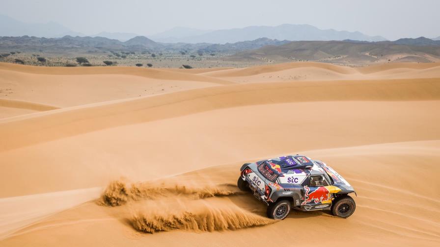 Benavides y Peterhansel suceden a Brabec y Sainz en el palmarés del Dakar