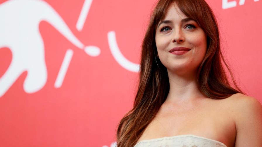 Dakota Johnson: “Podría hacer una buena fogata con varias de mis películas”