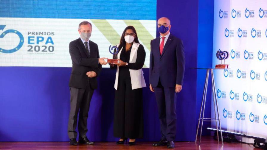 Empresa Intellisys es reconocida como firma destacada en exportación de servicios